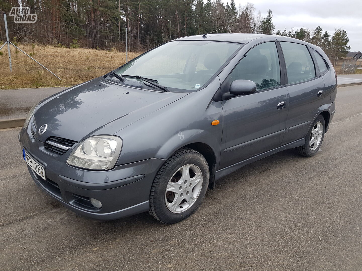 Nissan Almera Tino 2004 г Минивэн