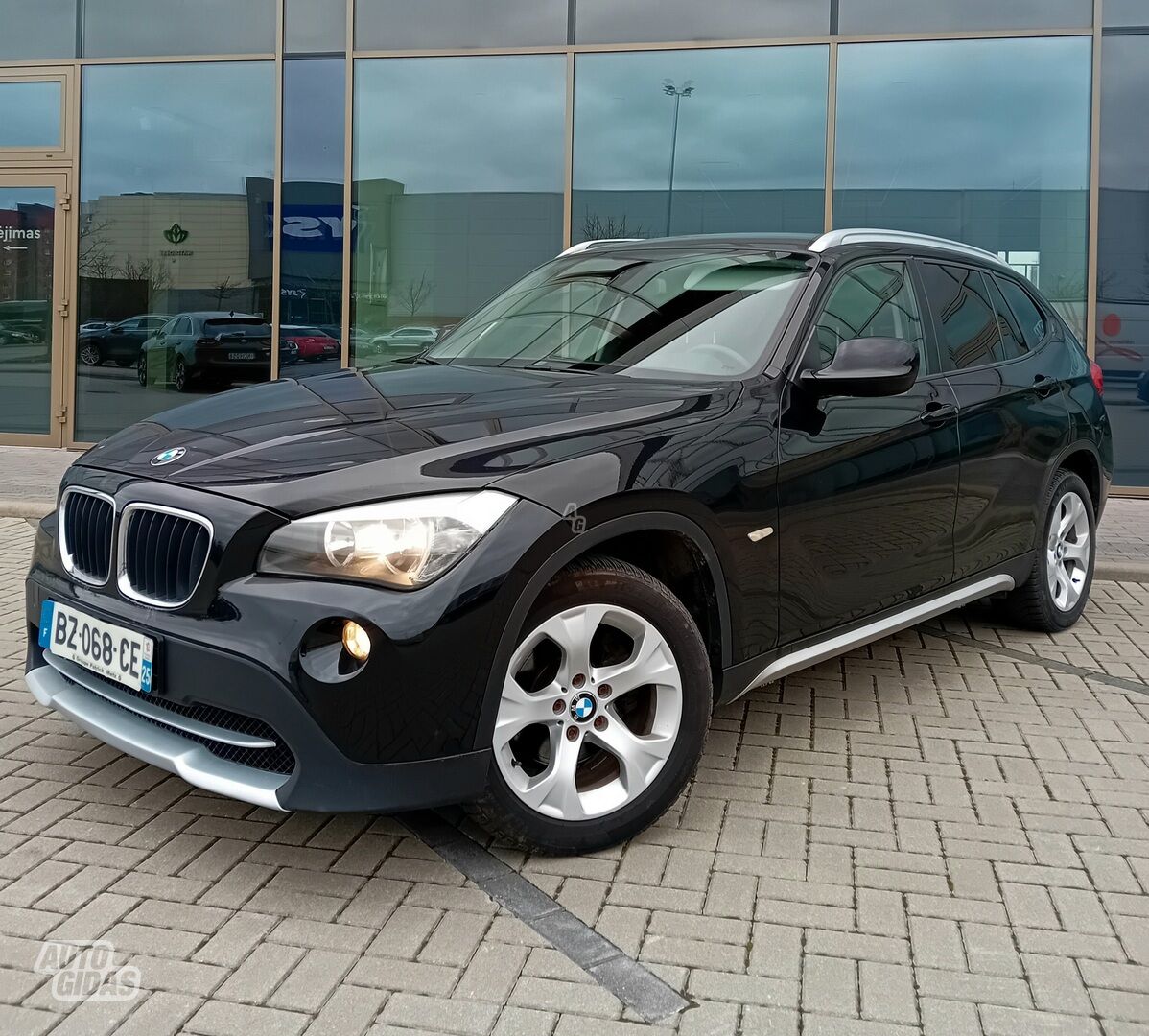 Bmw X1 2011 г Внедорожник / Кроссовер