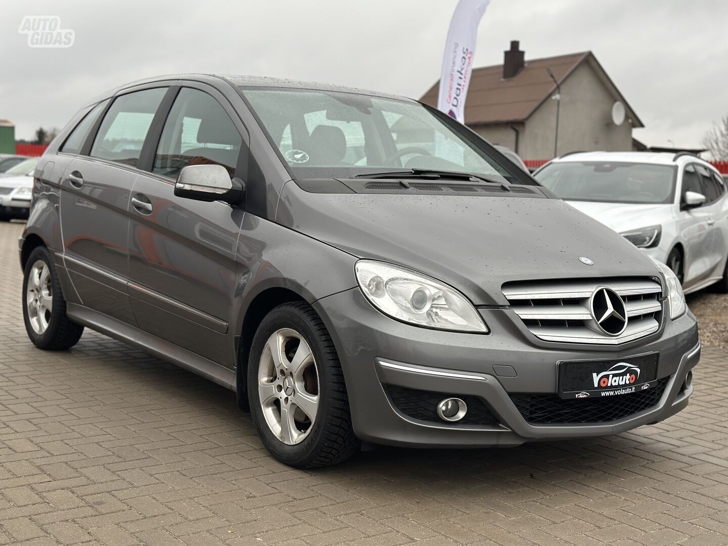 Mercedes-Benz B 180 2010 г Хэтчбек