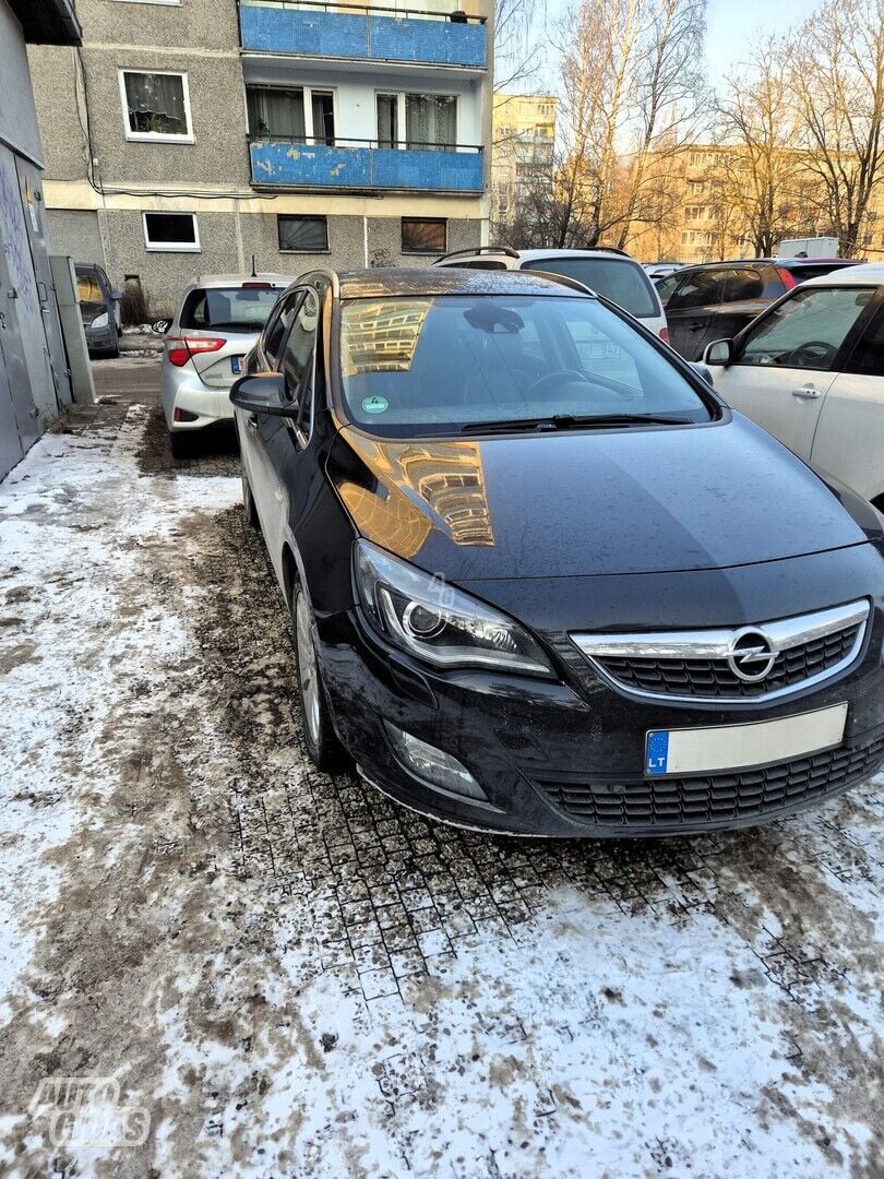 Opel Astra 2011 y Wagon