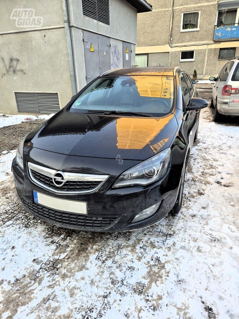 Opel Astra 2011 г Универсал