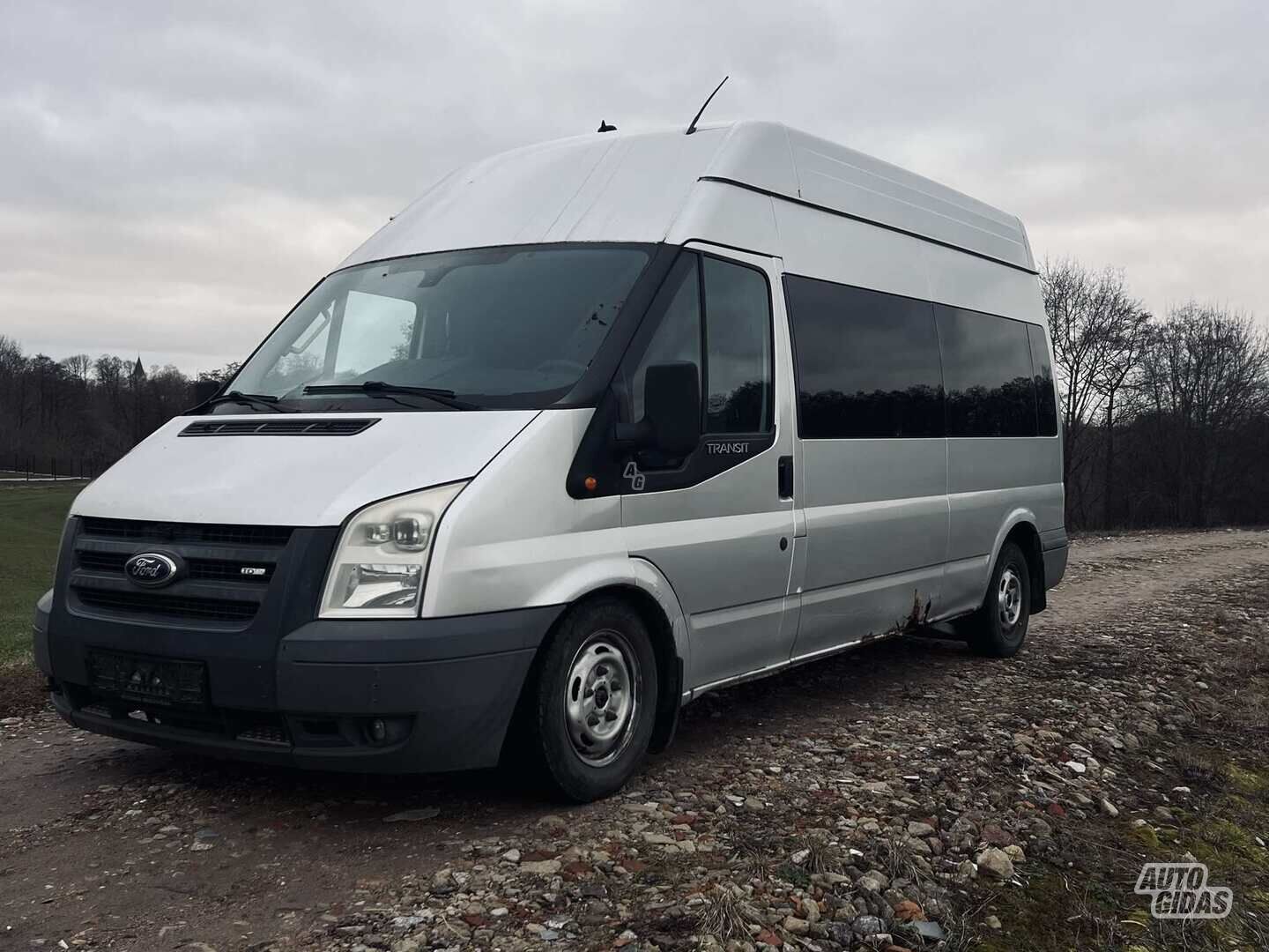 Ford Transit 2007 y Minibus