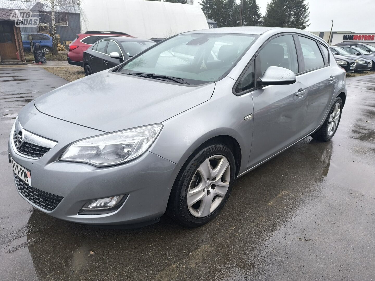 Opel Astra 2011 y Hatchback