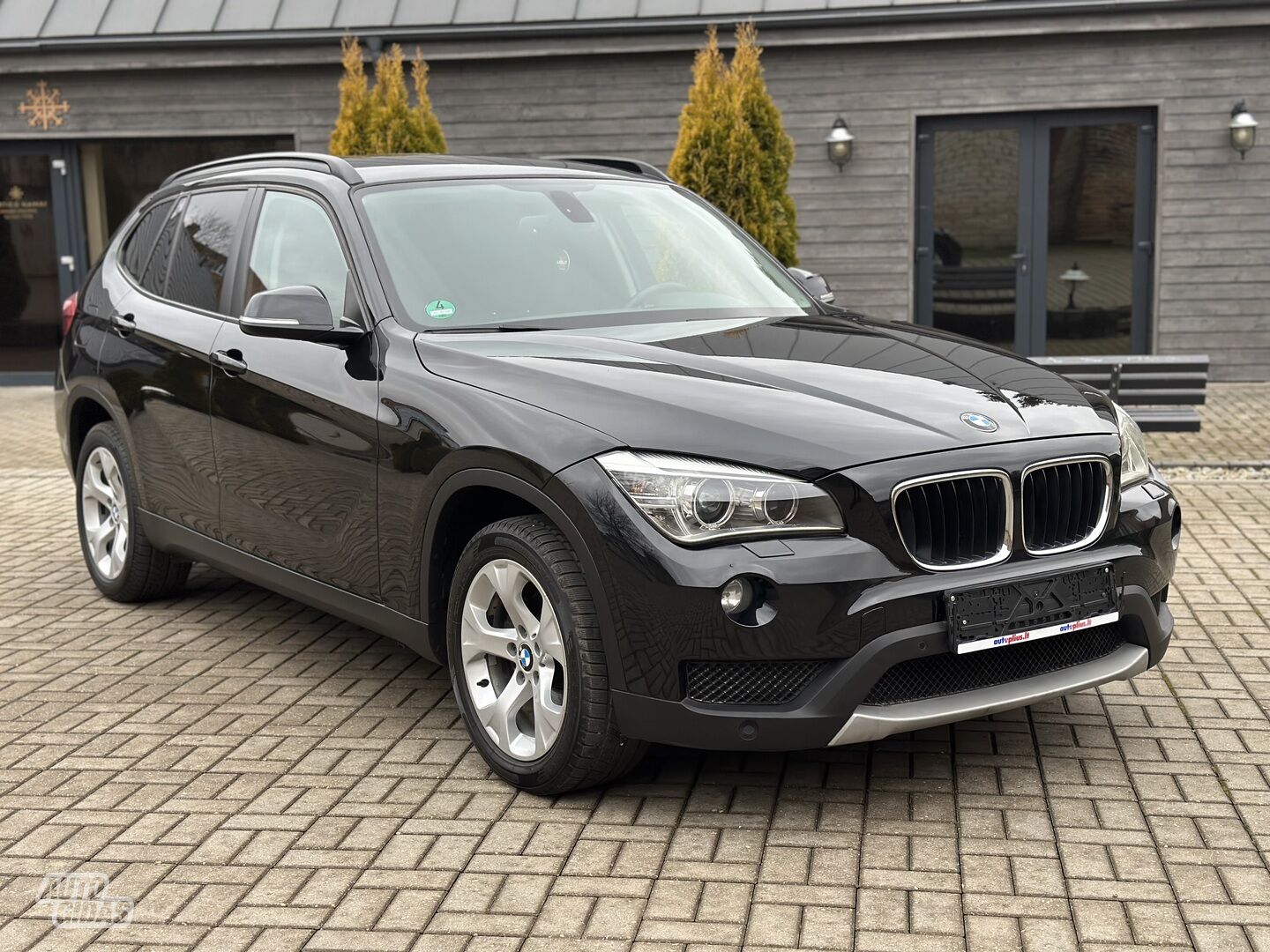 Bmw X1 2014 г Внедорожник / Кроссовер