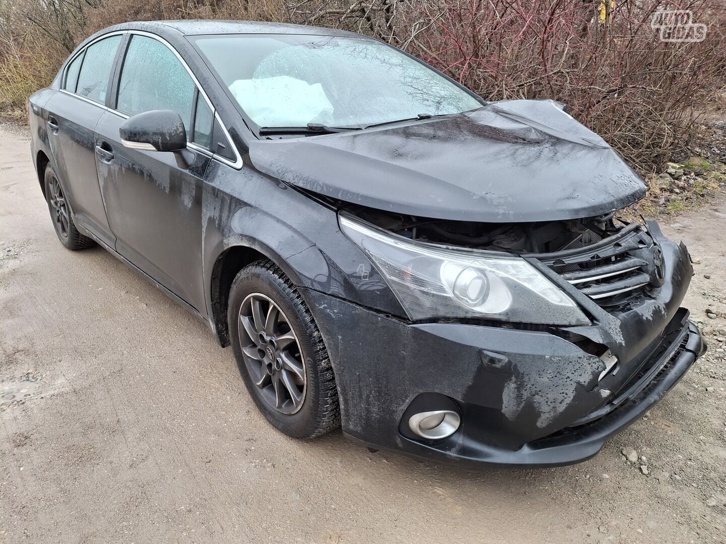 Toyota Avensis 2012 m dalys