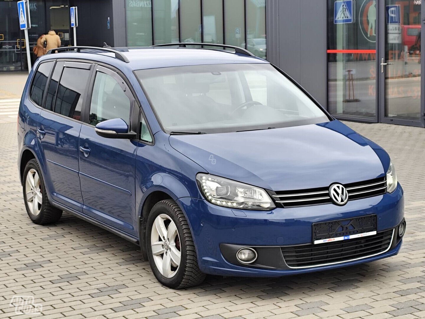 Volkswagen Touran 2011 г Минивэн