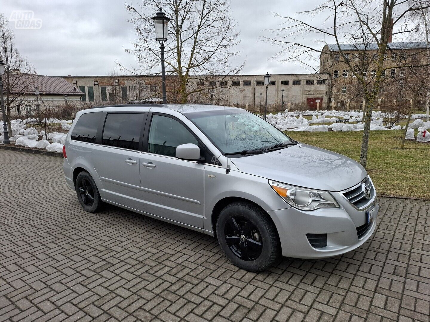 Volkswagen Routan 2011 y Van