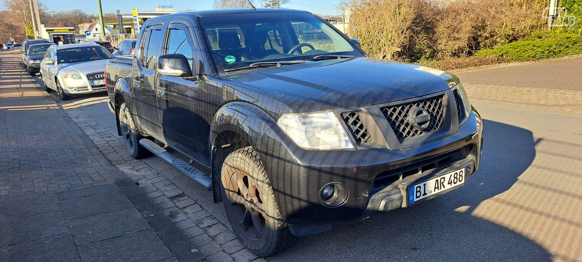 Nissan Navara 2011 г Внедорожник / Кроссовер