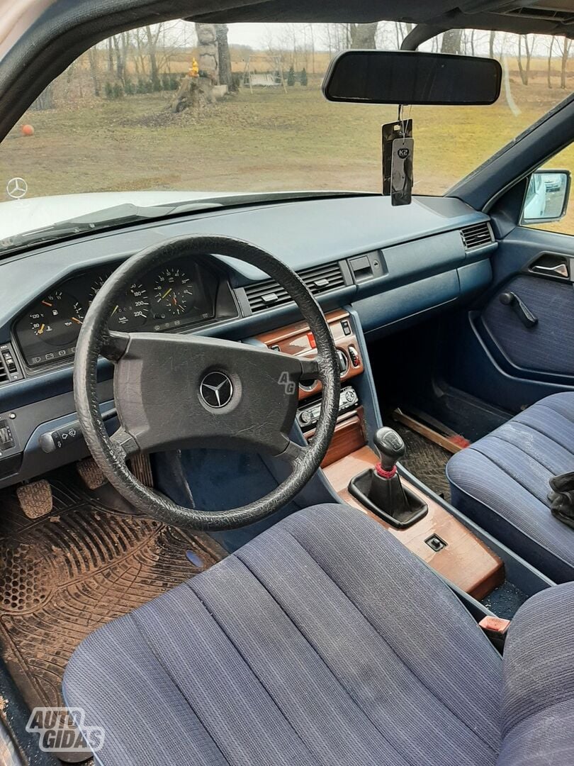 Mercedes-Benz 300 1987 m Sedanas