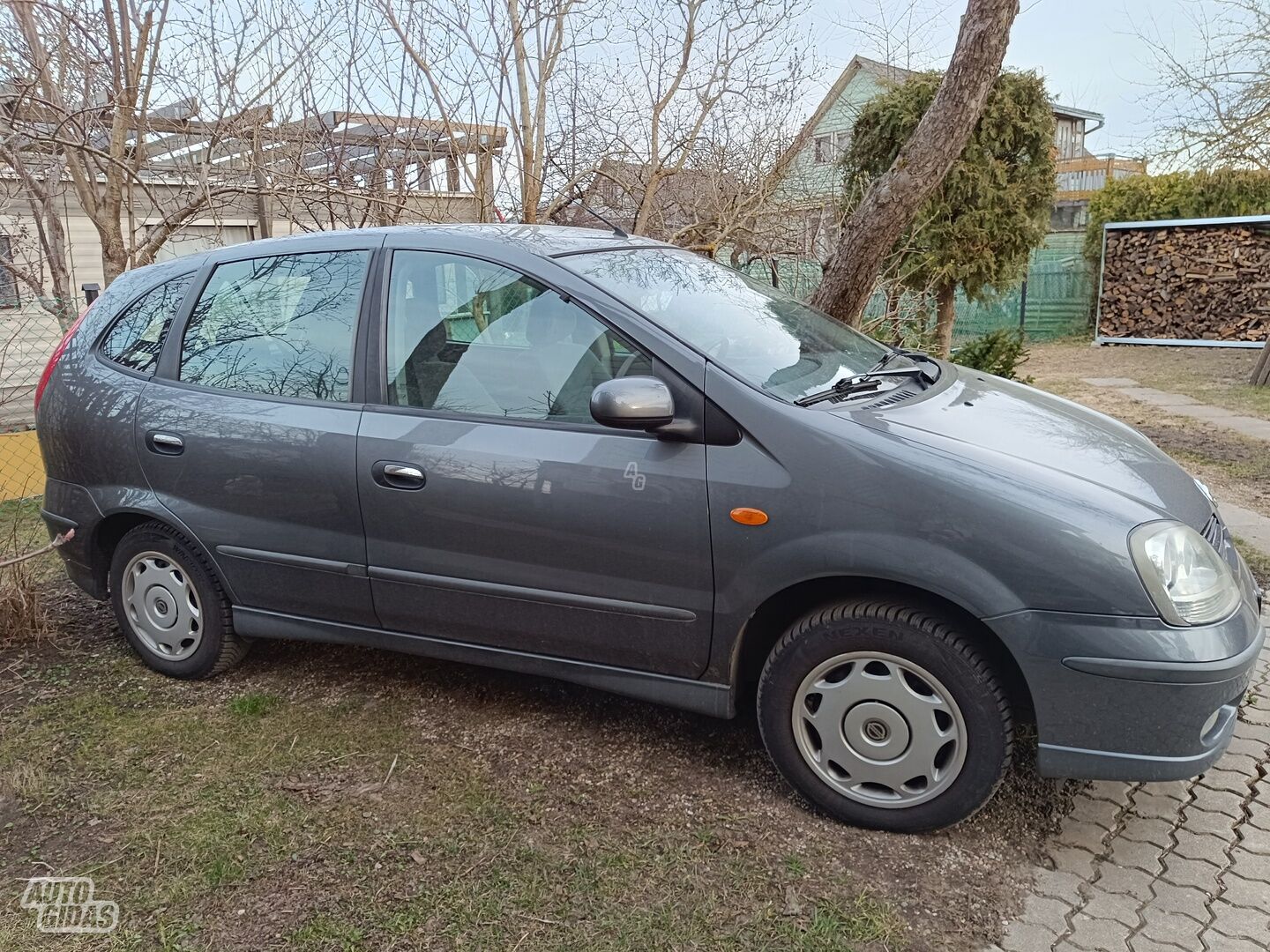 Nissan Almera Tino 2004 y Van