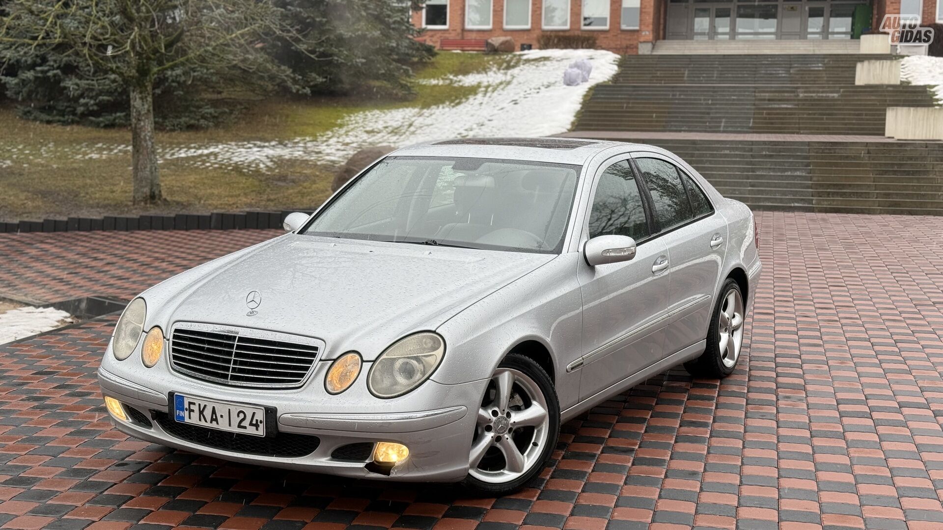 Mercedes-Benz E 320 2005 y Sedan