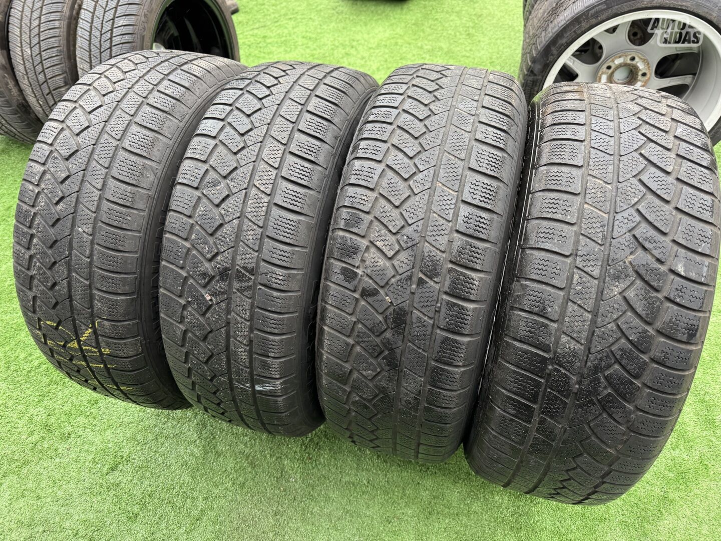 Continental Siunciam, 5-6mm R17 universal tyres passanger car