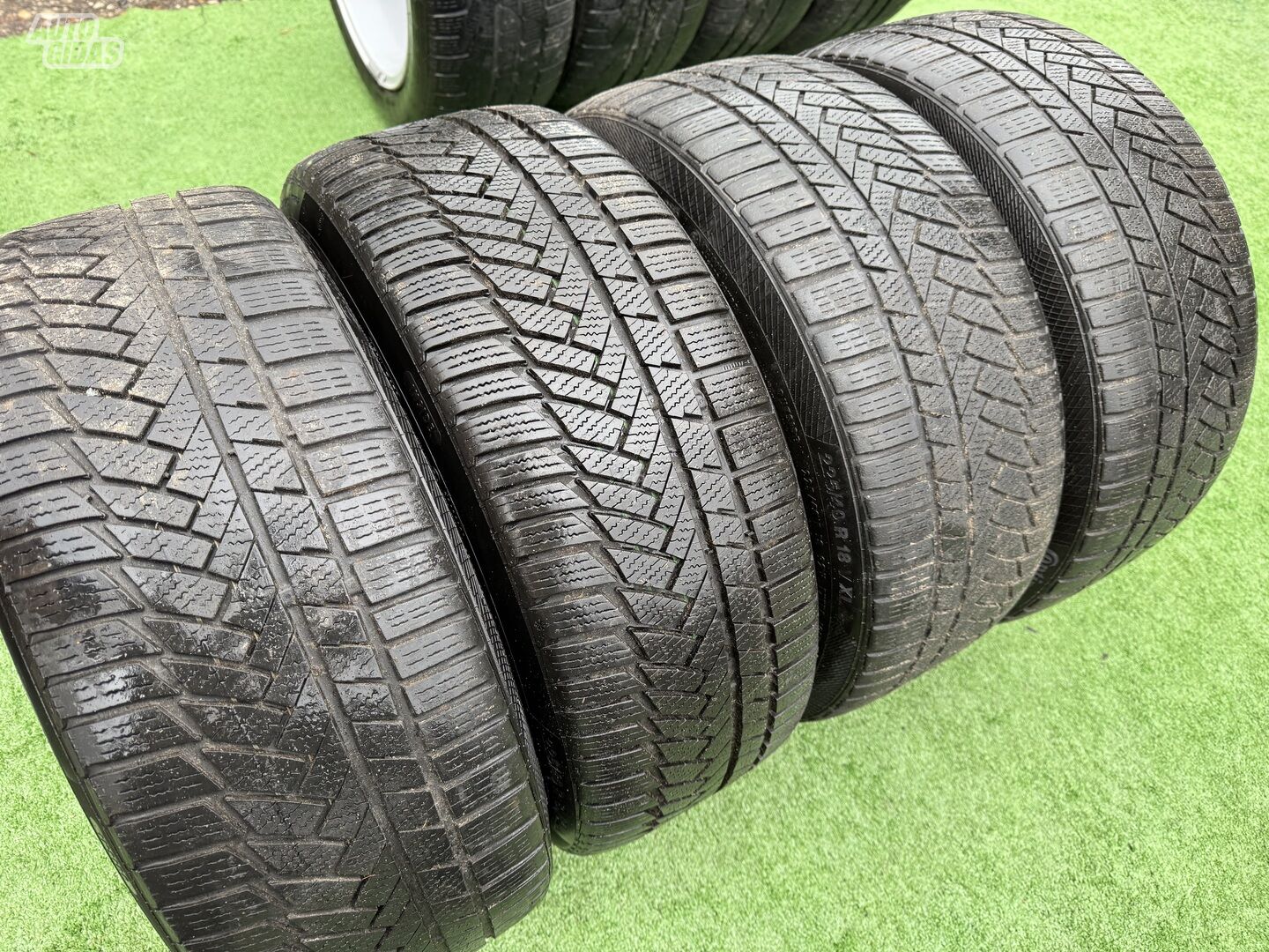 Continental Siunciam, 5-6mm R18 universal tyres passanger car