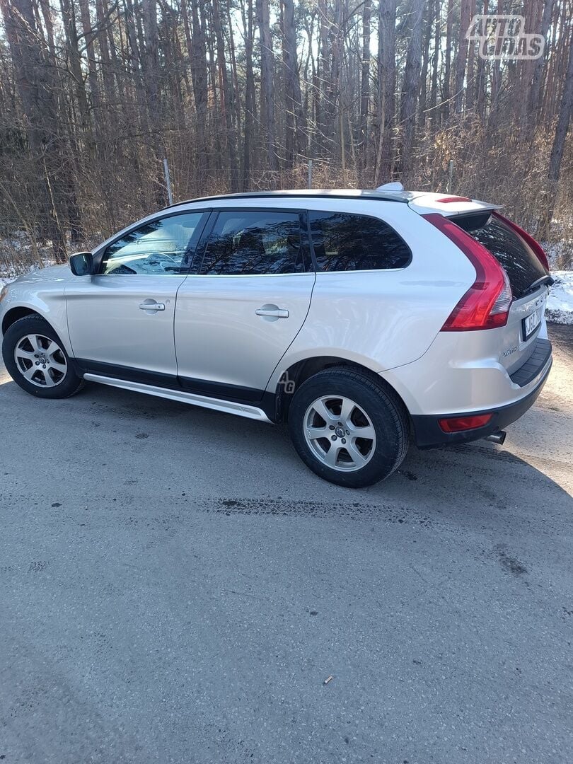 Volvo XC60 2010 y Off-road / Crossover