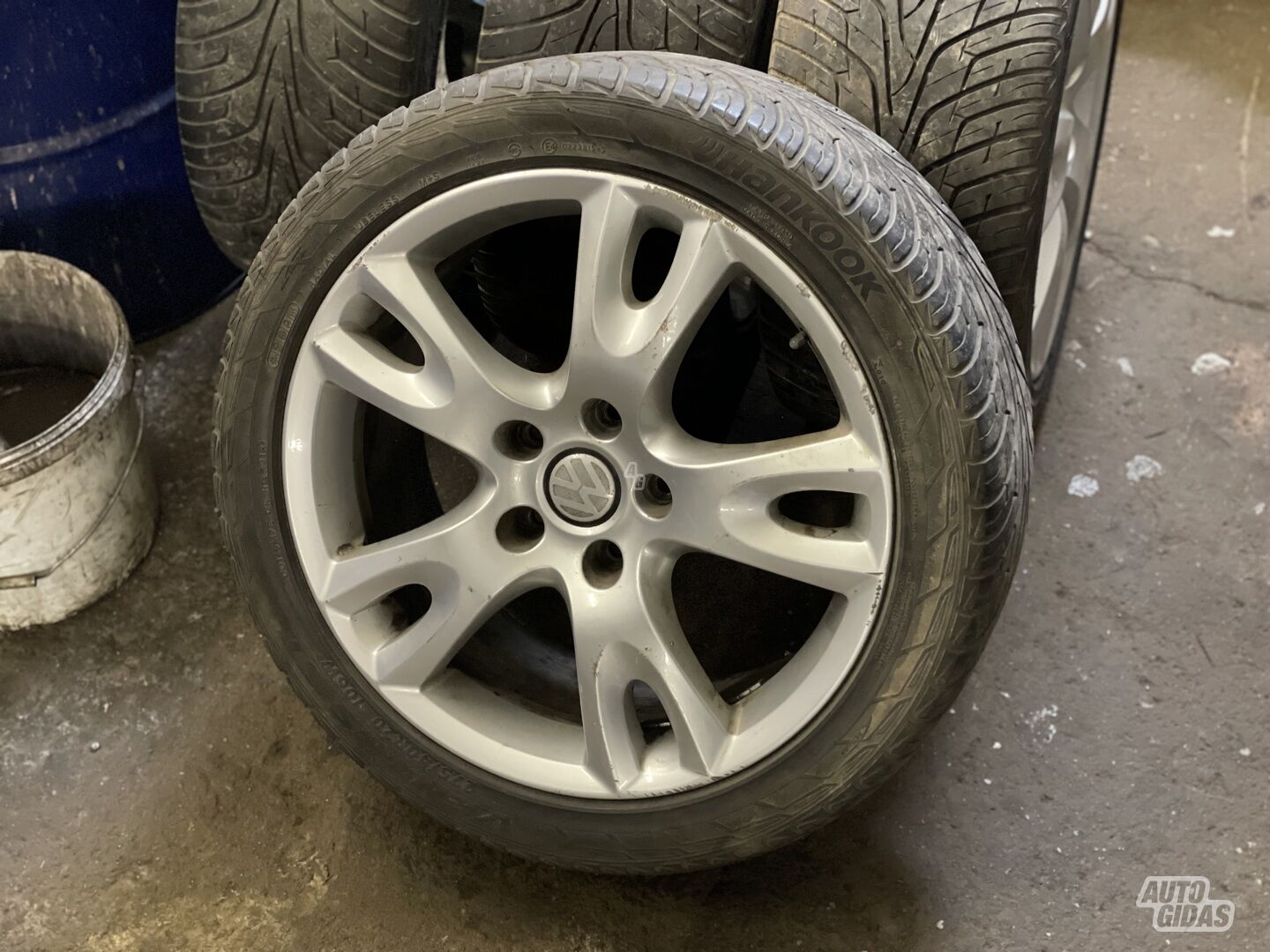 Volkswagen light alloy R20 rims