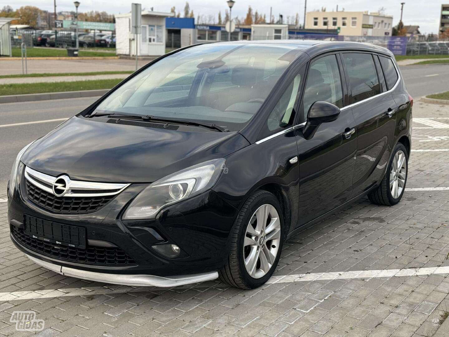 Opel Zafira Tourer 2012 y Van