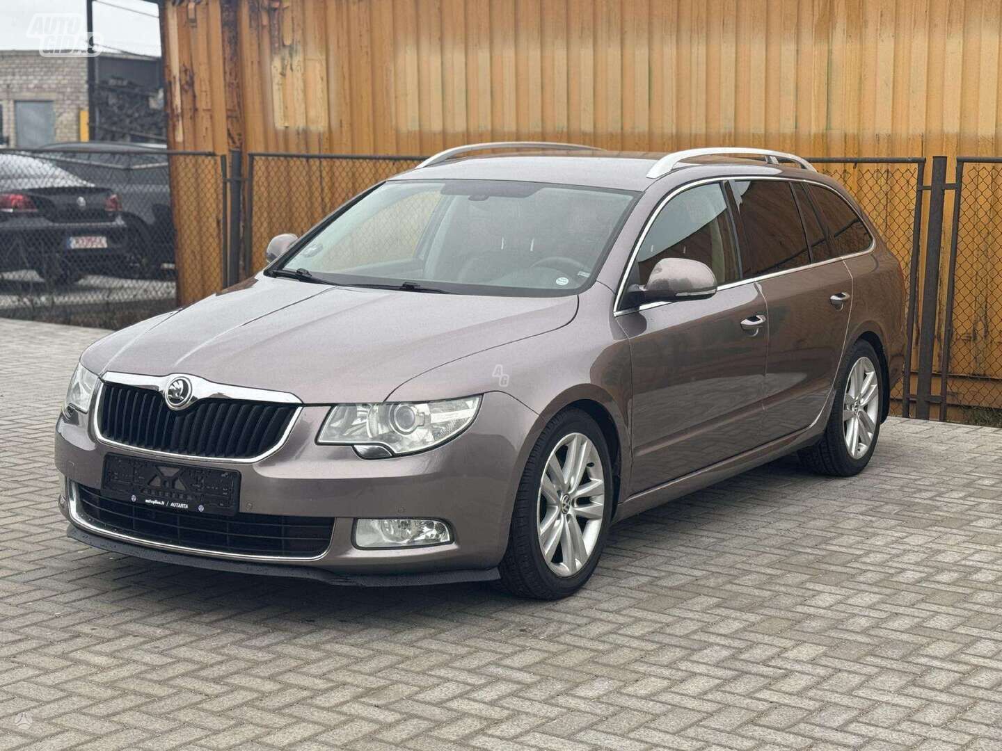 Skoda Superb 2010 y Wagon