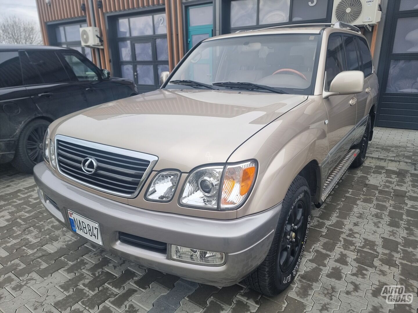 Lexus LX 470 2000 y Off-road / Crossover