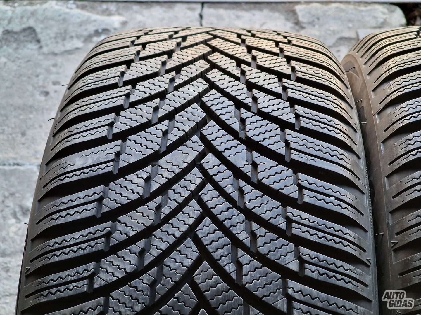 Firestone WinterHawk 4 R18 winter tyres passanger car