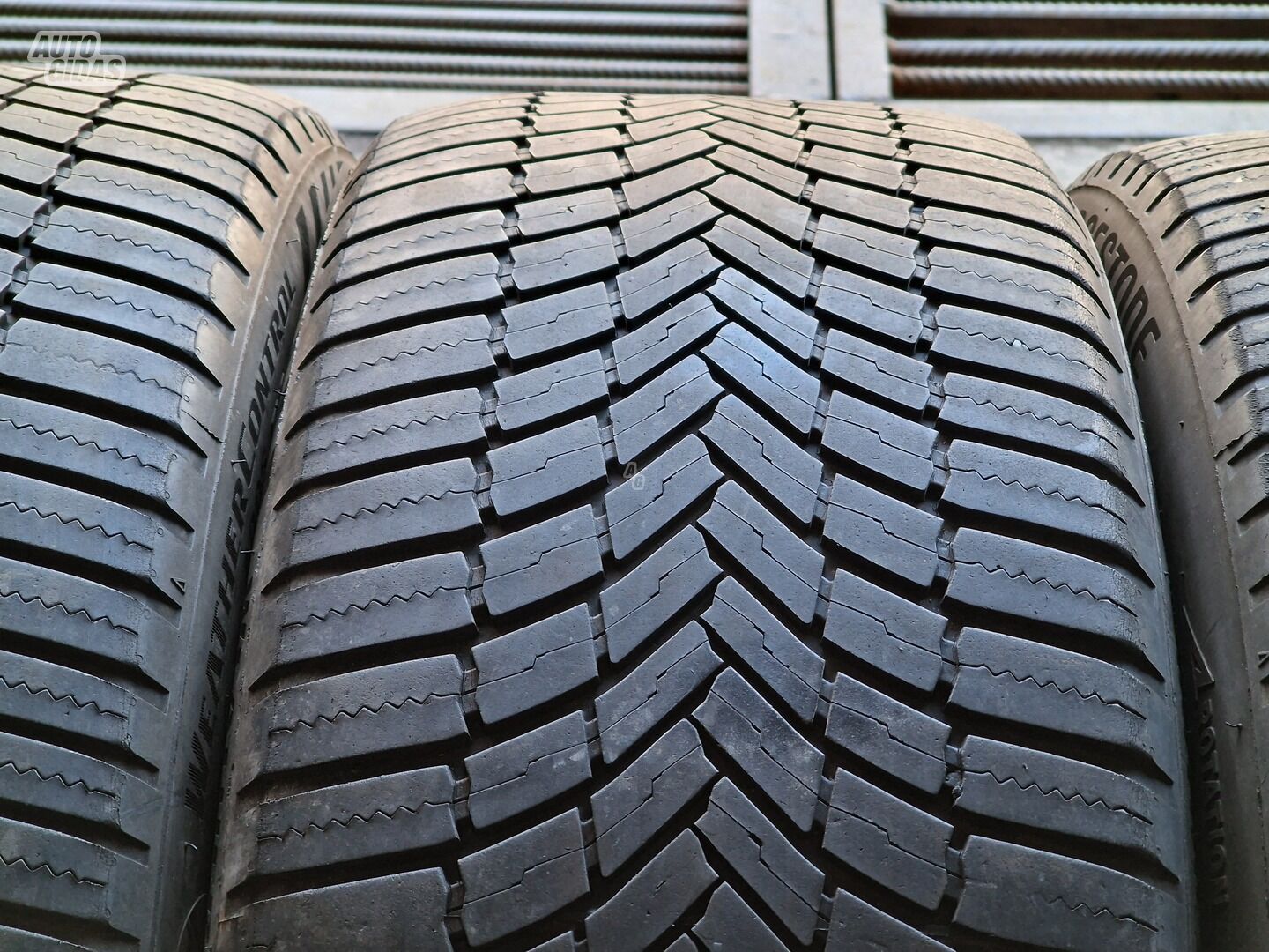 Bridgestone WeatherControl A005 R20 winter tyres passanger car