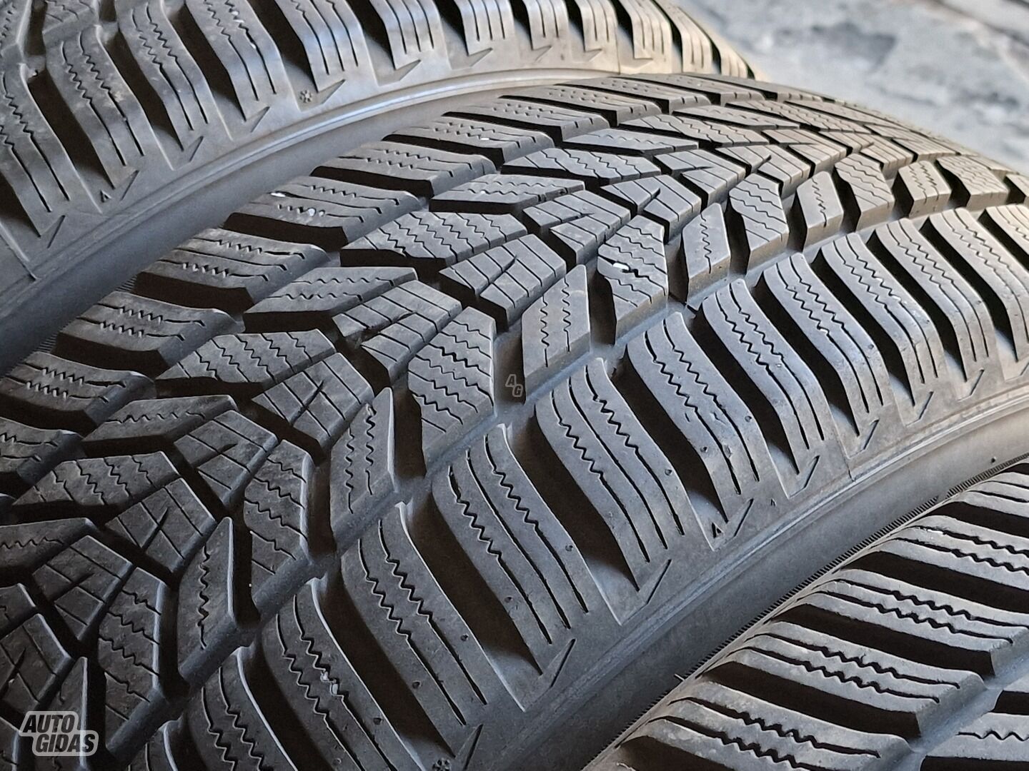 Hankook Winter i'cept evo3 X R17 žieminės padangos lengviesiems