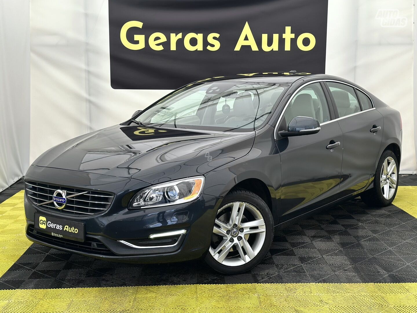 Volvo S60 2015 г Седан