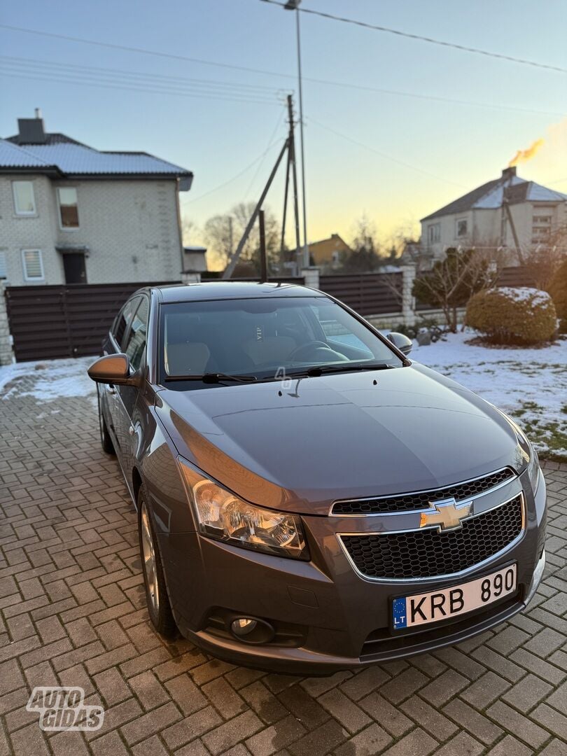 Chevrolet Cruze 2001 m Sedanas