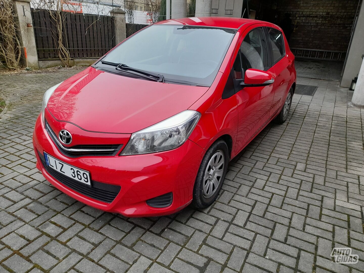 Toyota Yaris 2011 г Хэтчбек