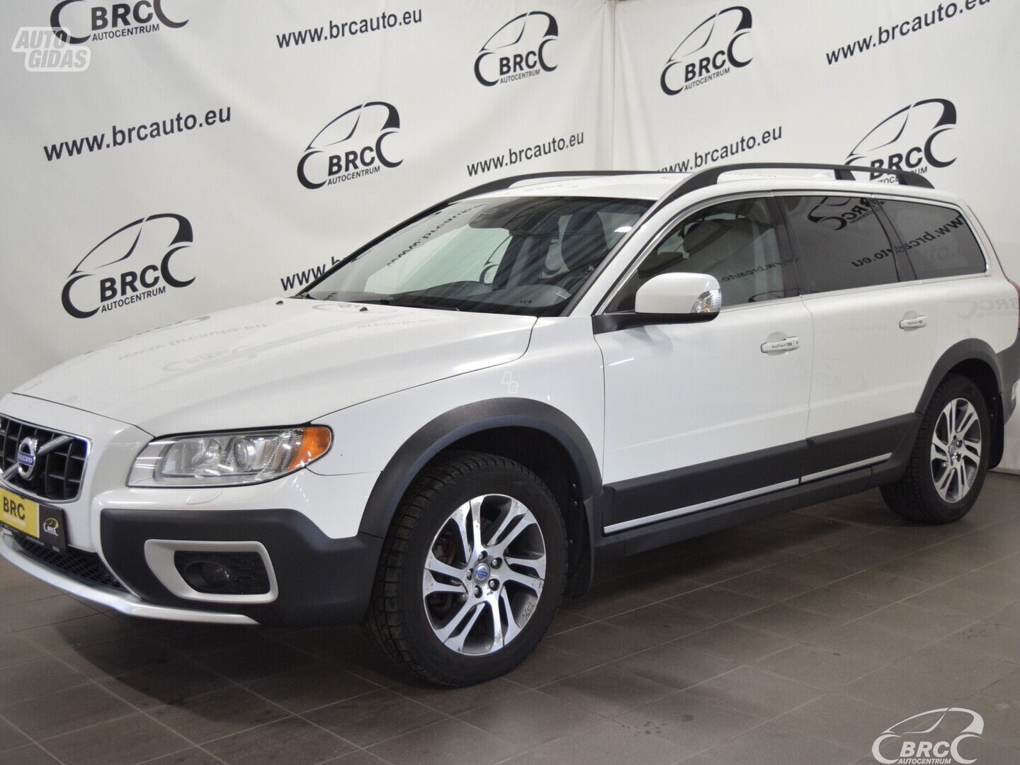 Volvo XC 70 D5 AWD A/T 2011 г