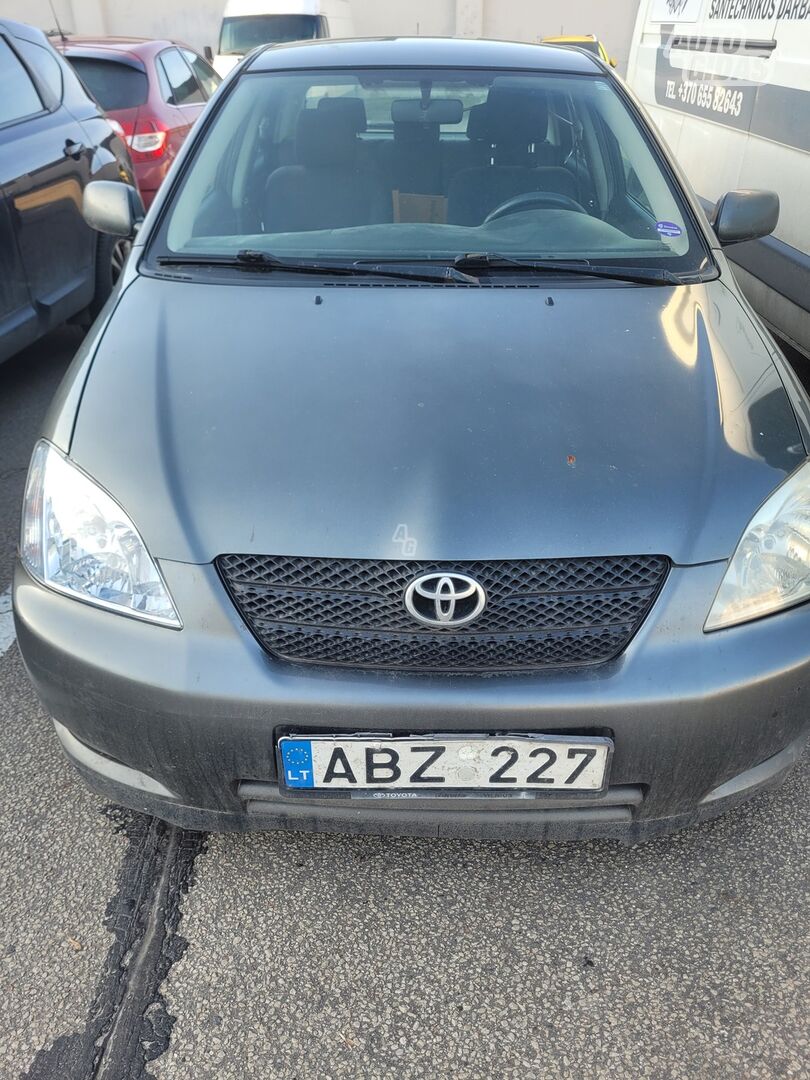 Toyota Corolla 2004 г Хэтчбек