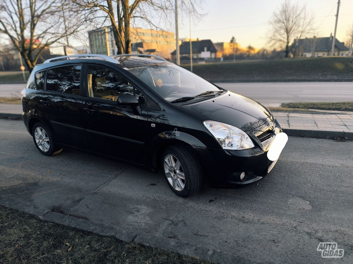 Toyota Corolla Verso 2008 г Минивэн