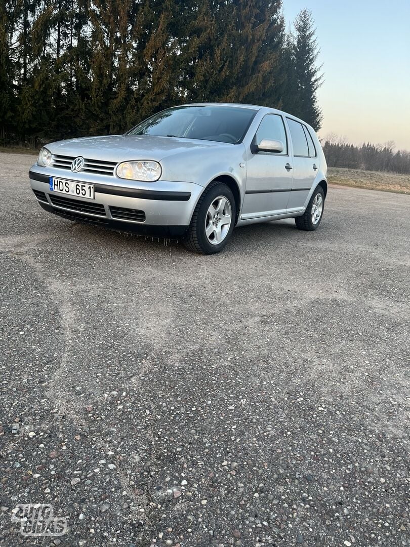 Volkswagen Golf 1998 m Hečbekas