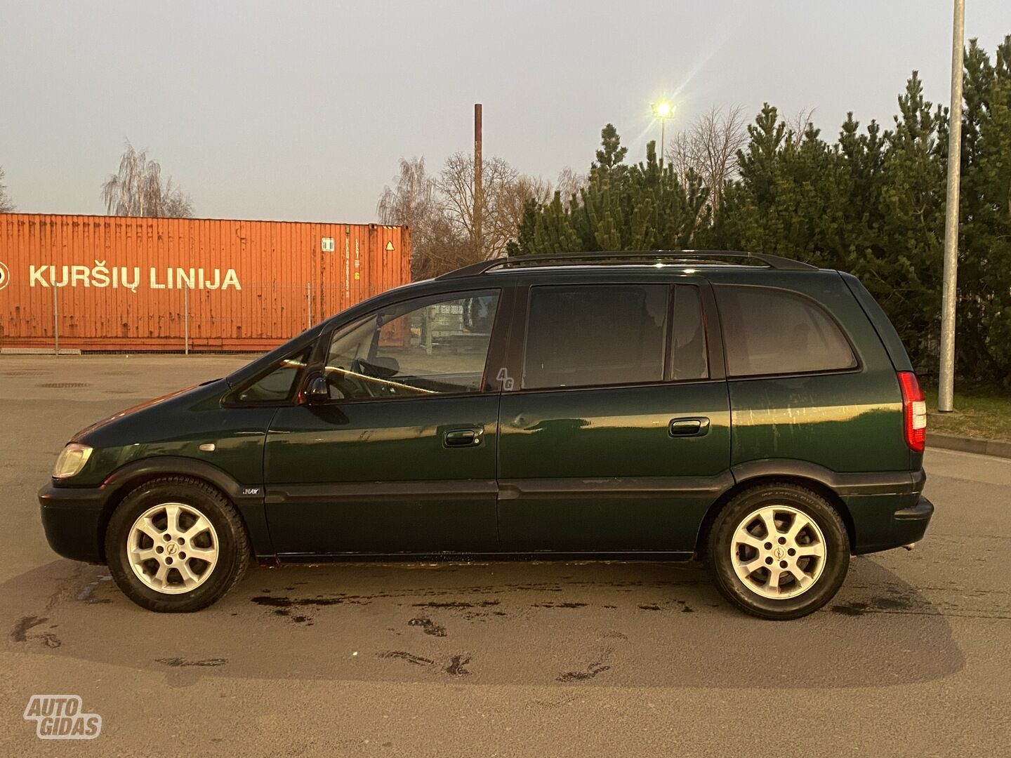 Opel Zafira 2004 m Vienatūris