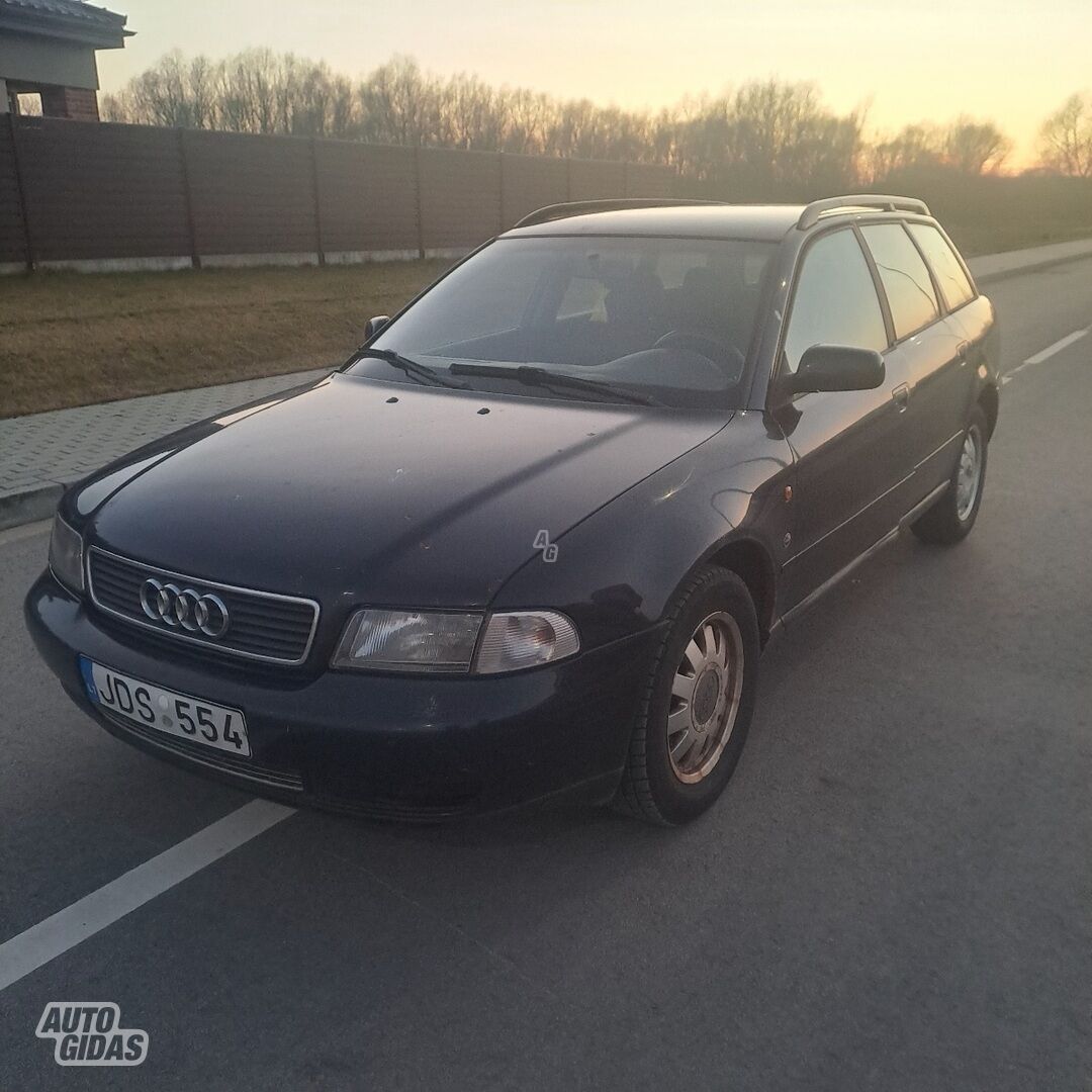 Audi A4 1997 m Universalas