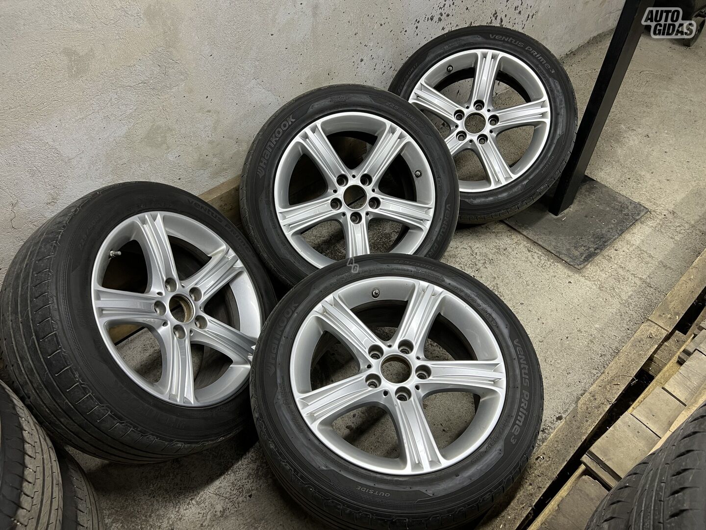 BMW light alloy R17 rims