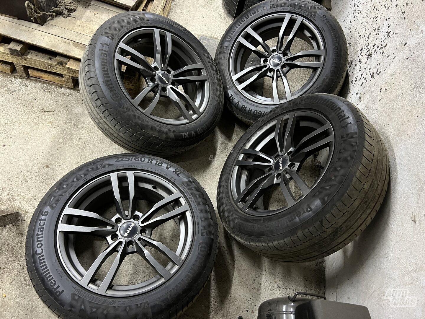 Light alloy R18 rims