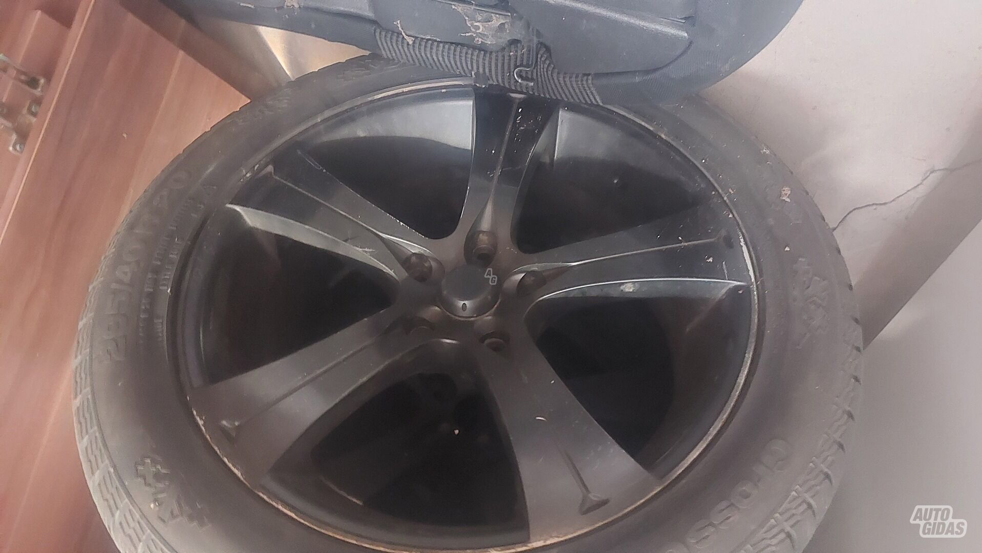 Touareg light alloy R20 rims