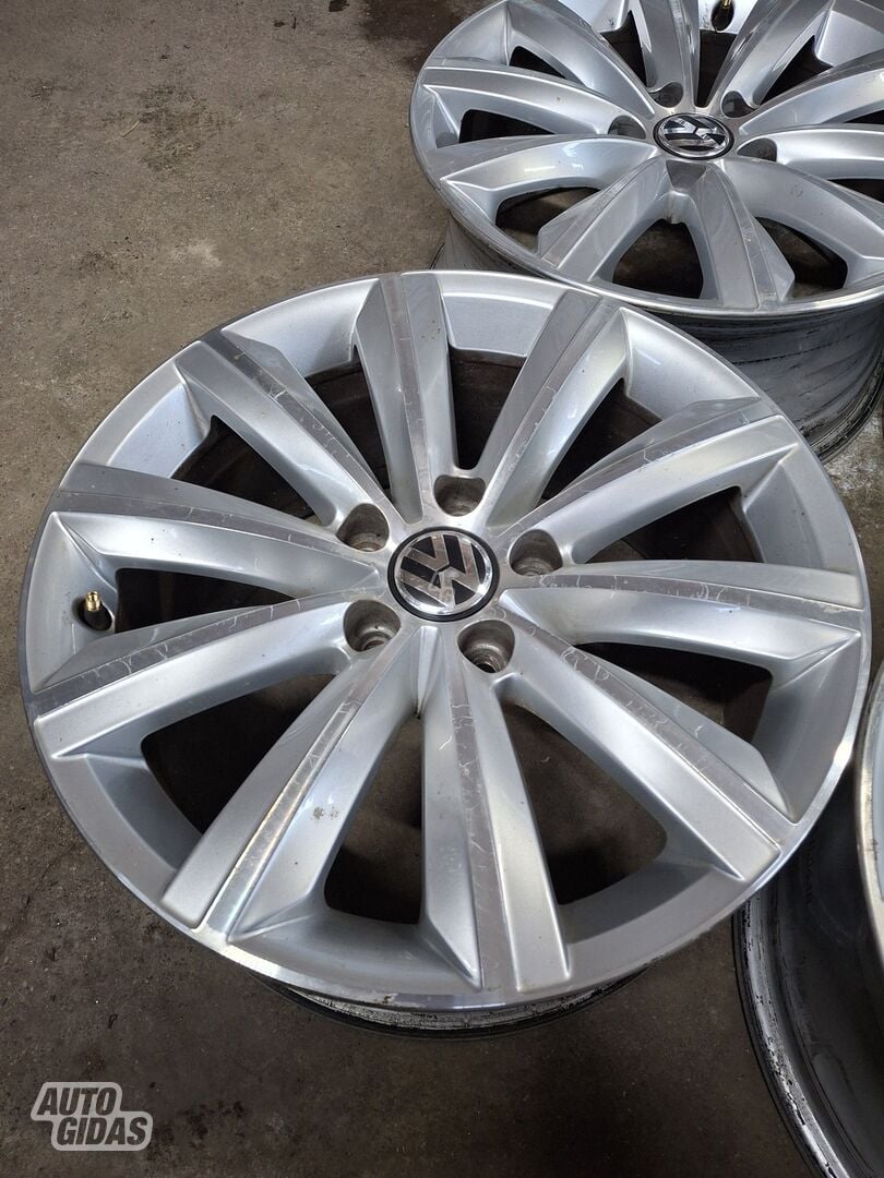 Volkswagen light alloy R17 rims