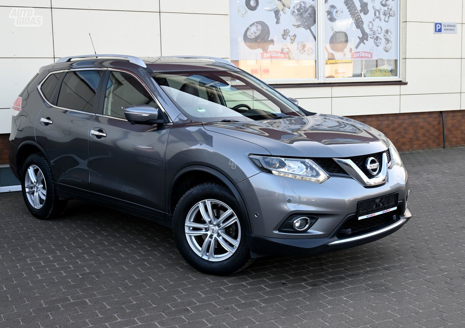 Nissan X-Trail 2015 y Off-road / Crossover