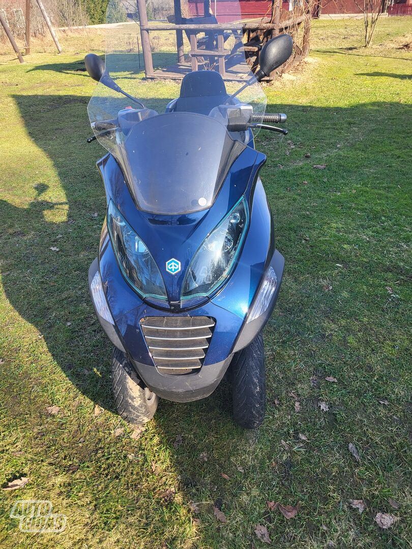 Piaggio 2008 m Triratis motociklas