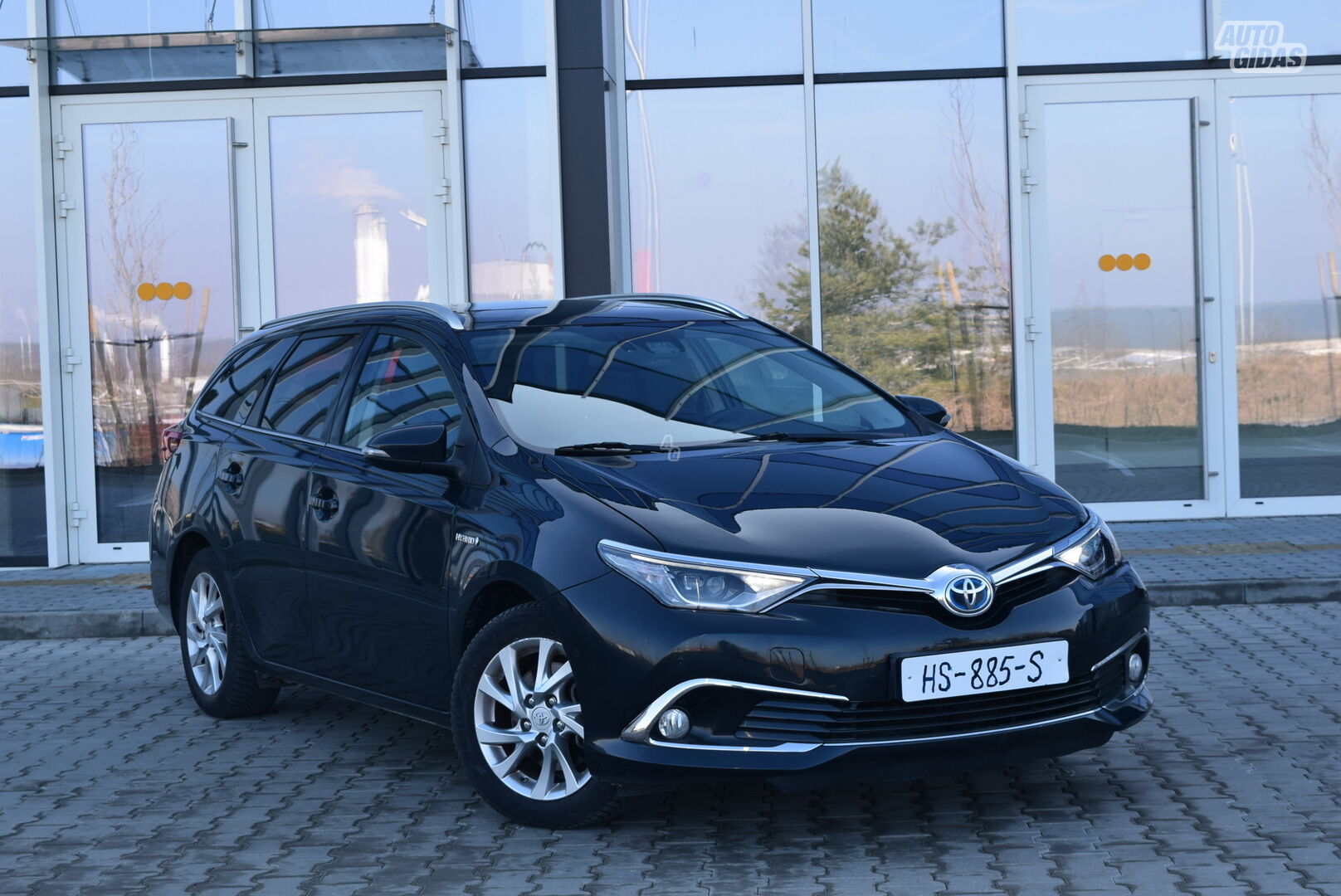 Toyota Auris 2015 y Wagon