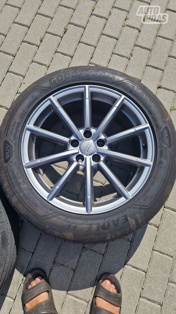 Q5 light alloy R19 rims