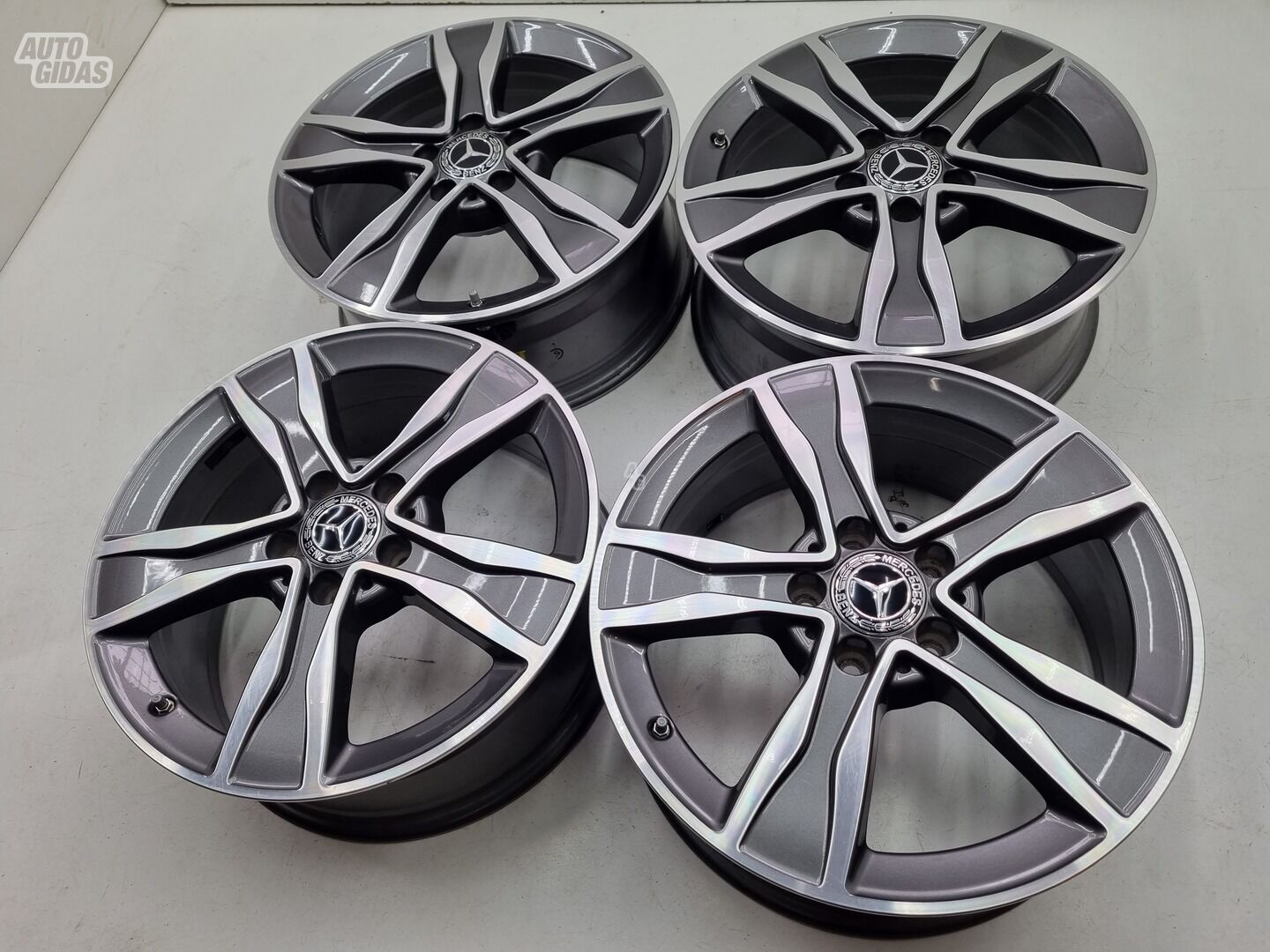 Mercedes-Benz V klasė V 250 light alloy R17 rims