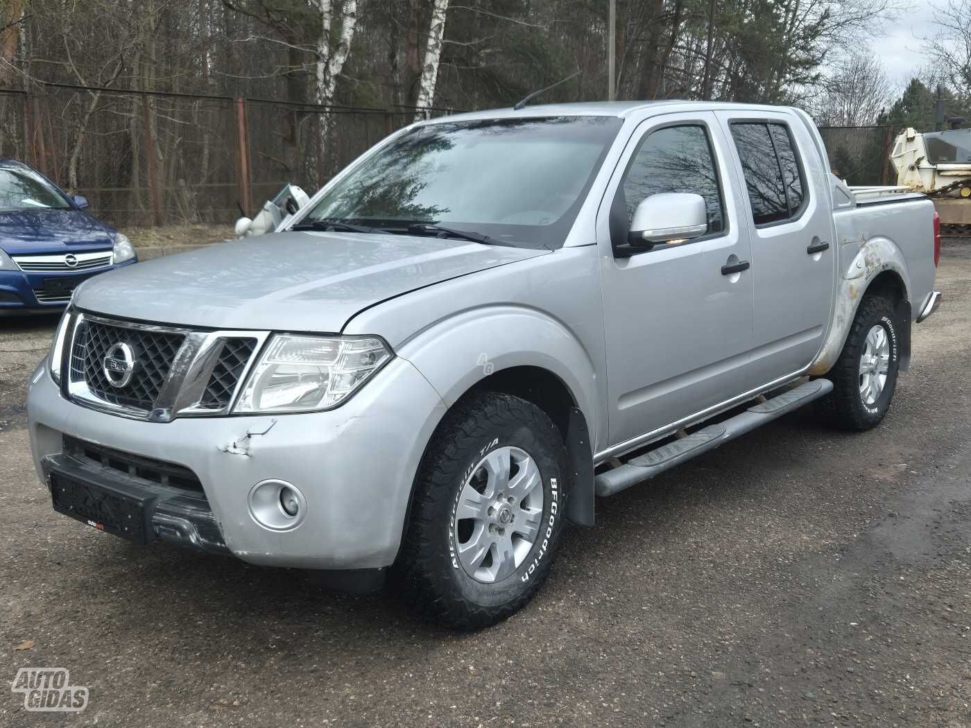 Nissan Navara 2011 г Пикап