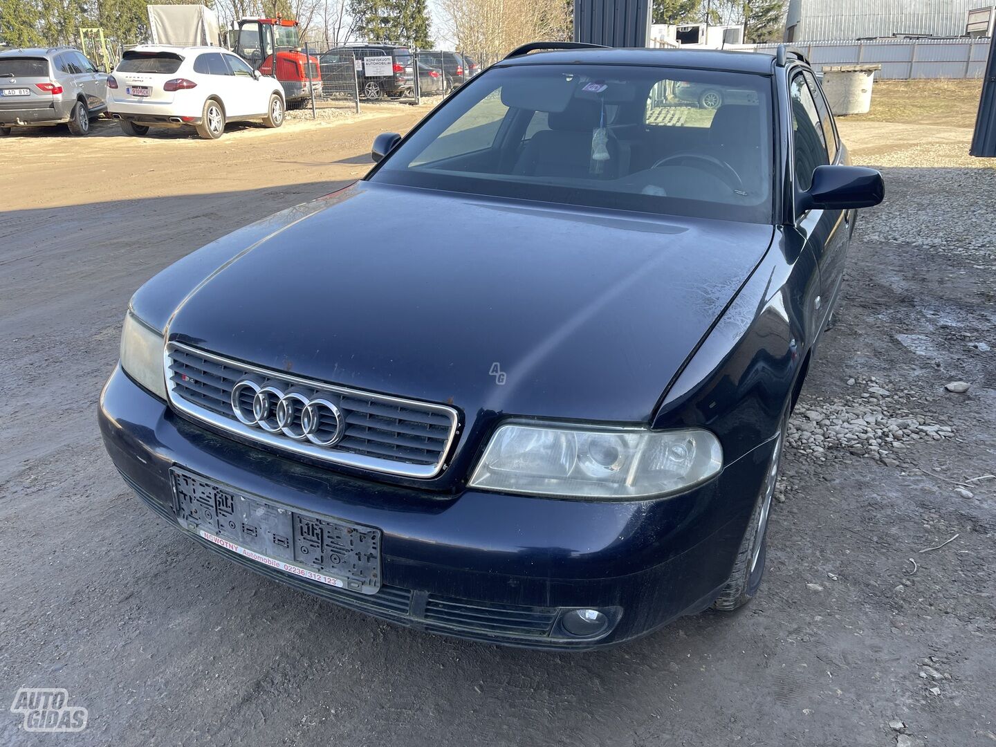 Audi A4 B5 2000 y parts