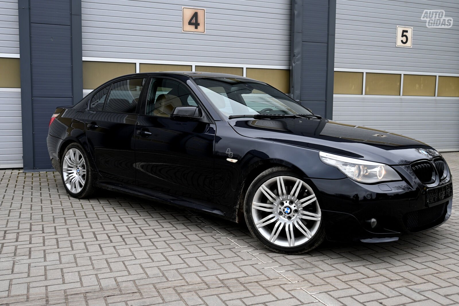 Bmw 550 2010 г Седан