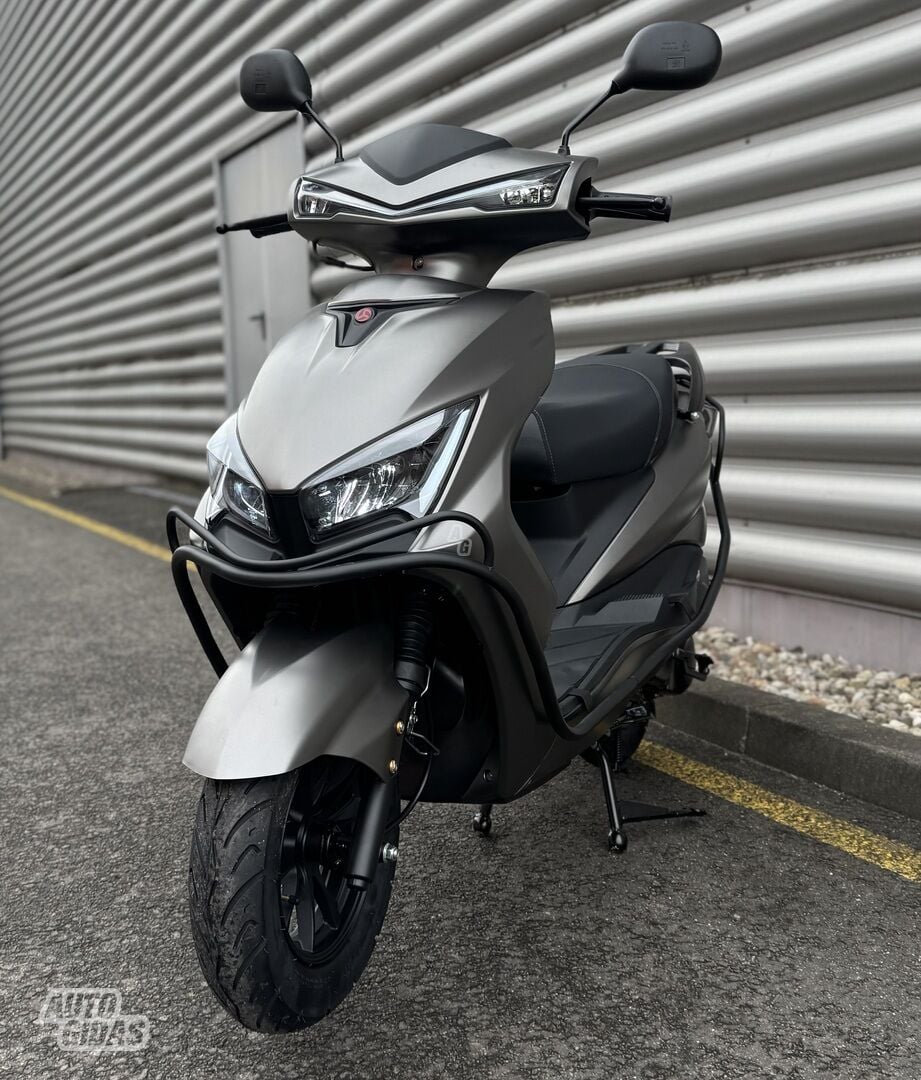 Yamaha Cygnus 2025 y Scooter / moped