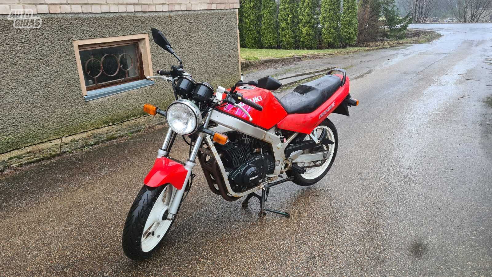 Suzuki GS 1993 m Klasikinis / Streetbike motociklas