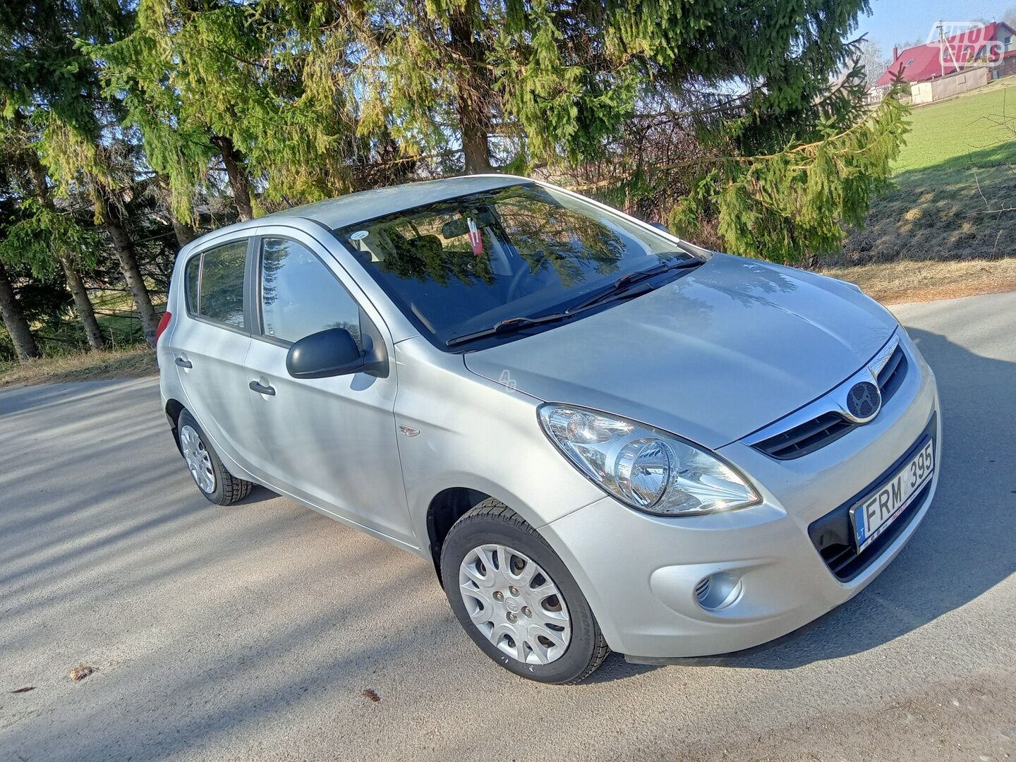 Hyundai i20 2011 y Hatchback