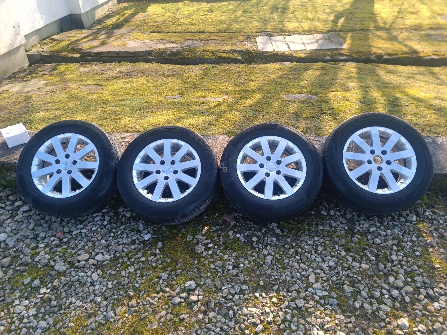 Chrysler Town & Country light alloy R17 rims